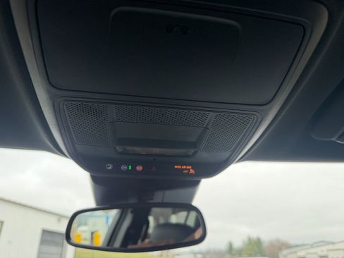 Used 2025 Buick Enclave Preferred image 32