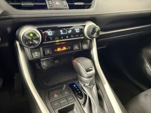 Used 2025 Toyota RAV4 XLE Premium image 23