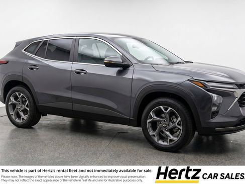 Used 2025 Chevrolet Trax LT w/ LT Convenience Package FWD image 1