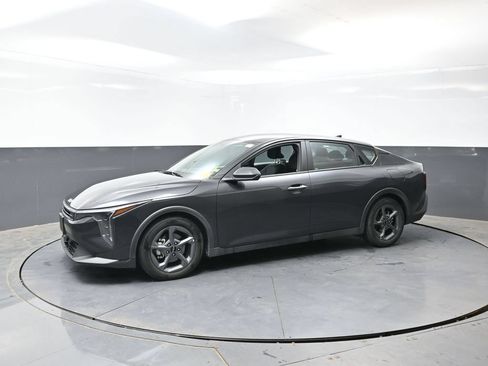 Used 2025 Kia K4 FWD image 8
