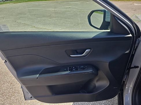 Used 2024 Hyundai Kona Limited FWD image 16
