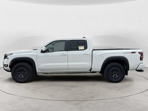 Used 2025 Nissan Frontier PRO-4X AWD/4WD image 2