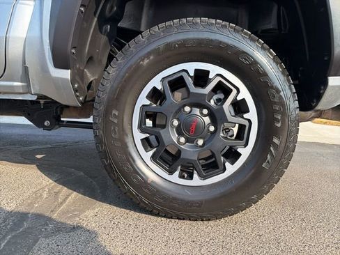 Used 2024 Toyota Tacoma TRD Off-Road AWD/4WD image 32