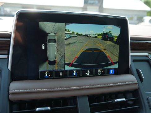 Used 2022 Chevrolet Suburban High Country AWD/4WD image 28