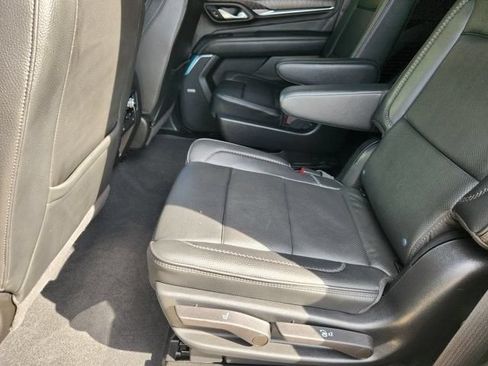 Used 2022 GMC Yukon Denali RWD image 30