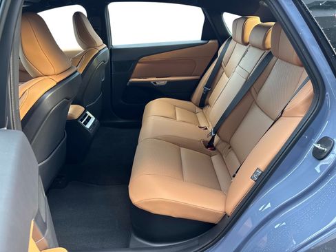 Used 2026 Lexus ES 350e w/ Convenience Package FWD image 12