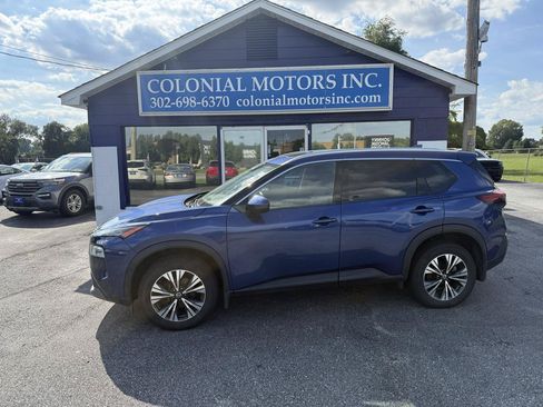 Used 2021 Nissan Rogue SV w/ Premium Package AWD/4WD image 2