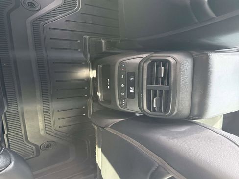 Used 2024 Honda Pilot Touring image 17