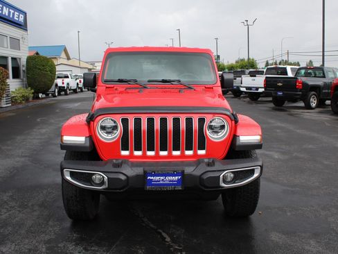 Used 2018 Jeep Wrangler Unlimited Sahara AWD/4WD image 10