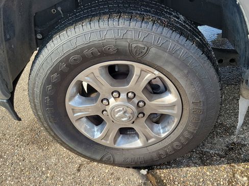 Used 2024 RAM 2500 Big Horn w/ Safety Group image 5