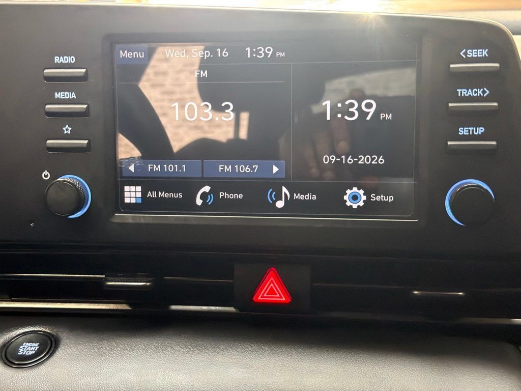 Certified 2025 Hyundai Elantra Sport FWD image 14