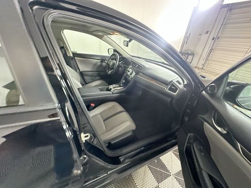 Used 2019 Honda Civic EX-L image 29
