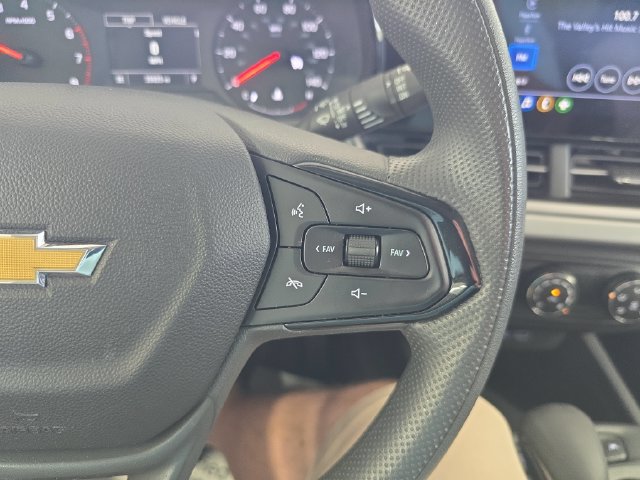 Used 2025 Chevrolet Trax LS FWD image 18
