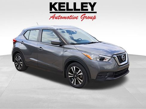 Used 2018 Nissan Kicks SV FWD image 1