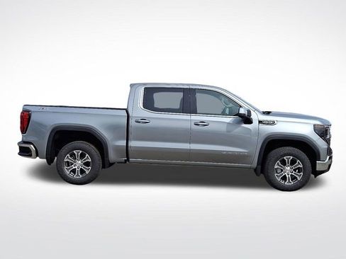 New 2026 GMC Sierra 1500 SLE image 8