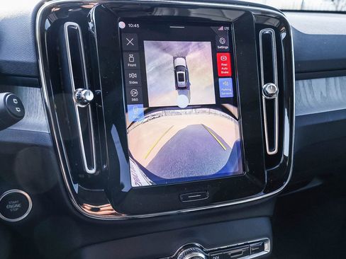 New 2026 Volvo XC40 B4 Plus w/ Climate Package image 31