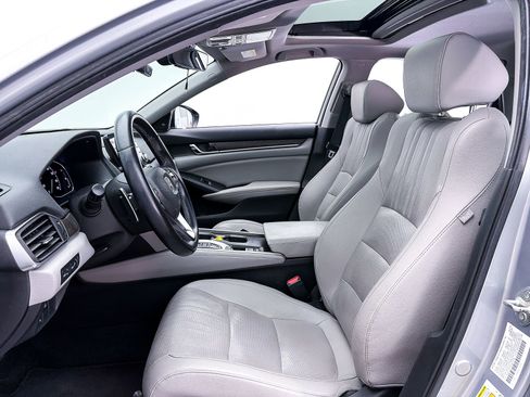 Used 2019 Honda Accord Touring image 18
