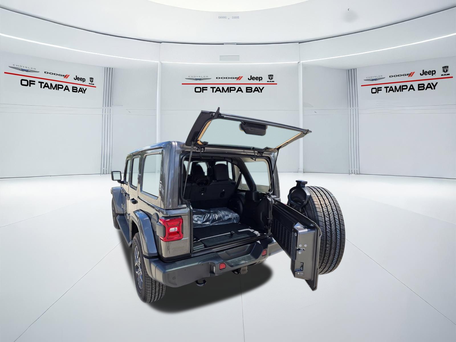 New 2026 Jeep Wrangler Unlimited Sahara AWD/4WD image 37