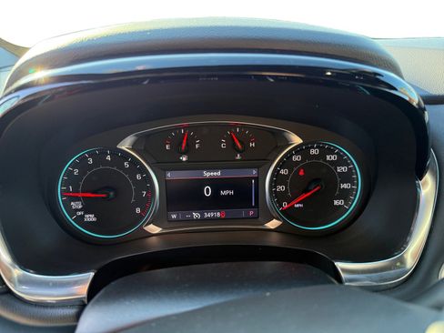 Used 2023 Chevrolet Traverse LT image 11