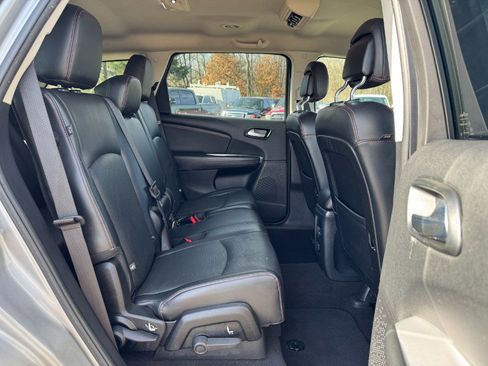 Used 2019 Dodge Journey GT image 19