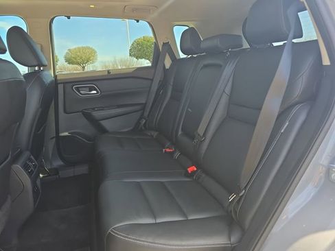 Used 2021 Nissan Rogue SL w/ Premium Package image 14