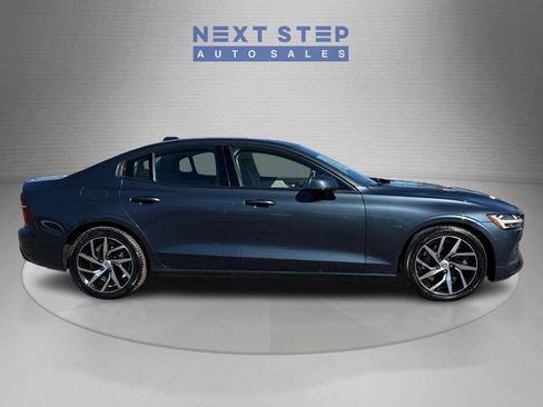 Used 2020 Volvo S60 T6 Momentum w/ Protection Package Premier image 9