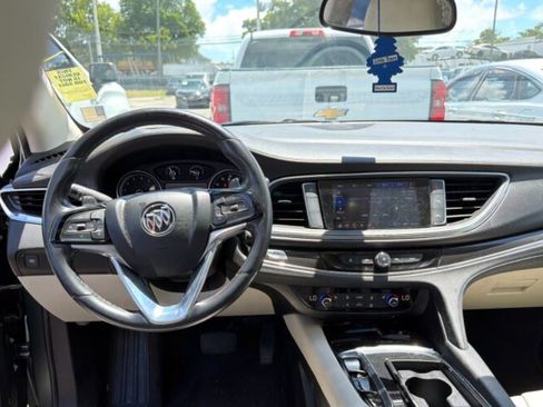 Used 2023 Buick Enclave Essence w/ Experience Buick Package FWD image 7