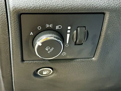 Used 2018 Jeep Grand Cherokee Limited w/ Trailer Tow Group IV image 12