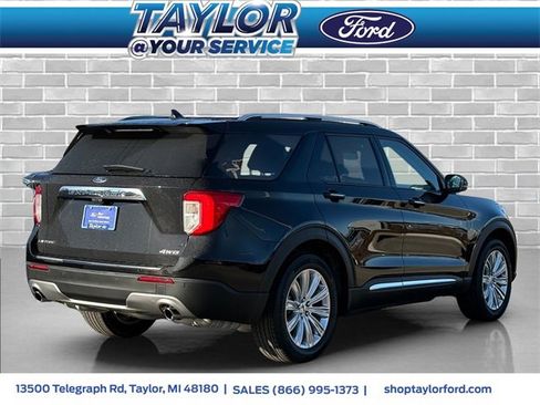 Certified 2023 Ford Explorer Limited w/ Limited Technology Package image 3