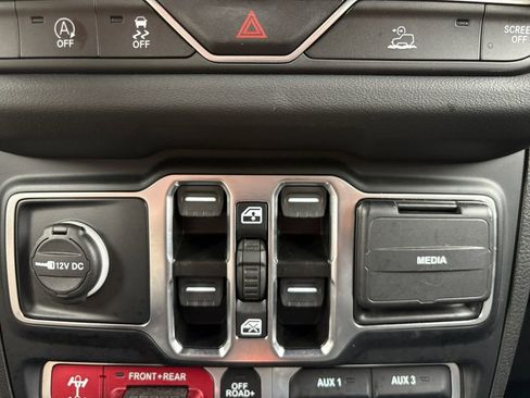 Certified 2024 Jeep Wrangler Unlimited Rubicon image 12