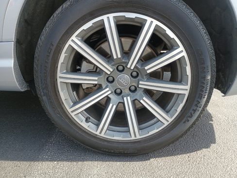 Used 2019 Audi Q7 3.0T Prestige w/ Prestige Package AWD/4WD image 12