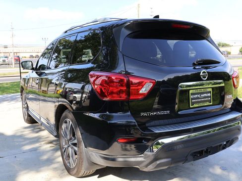 Used 2019 Nissan Pathfinder Platinum image 3