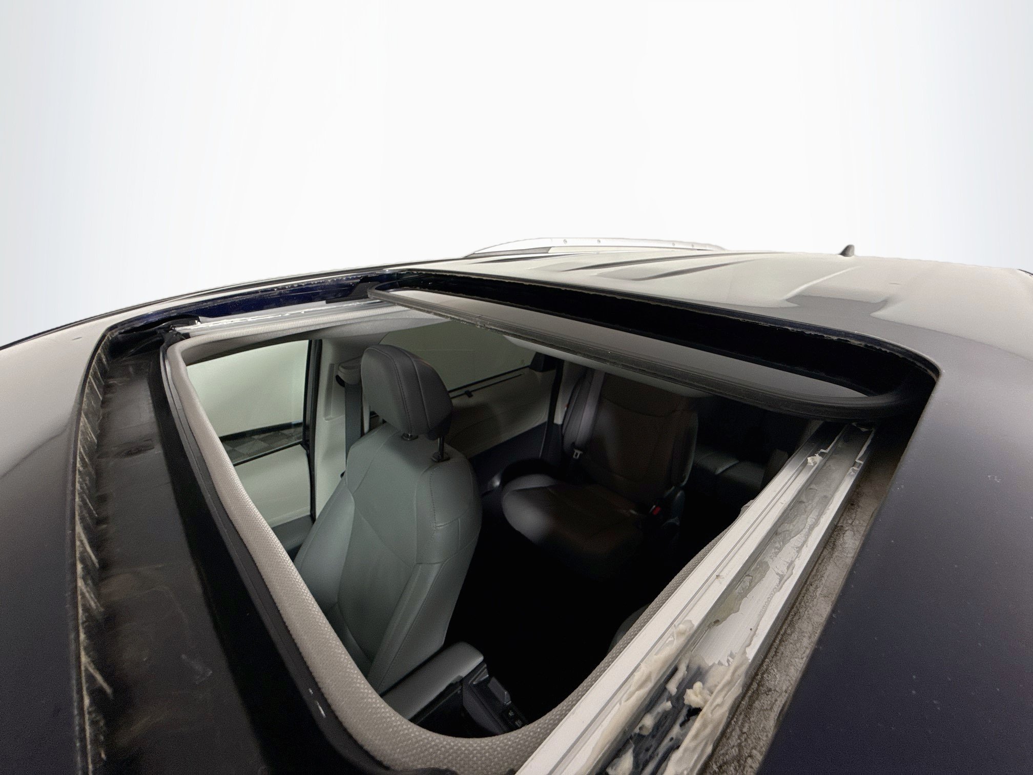 Certified 2024 Toyota Sienna Limited AWD/4WD image 34