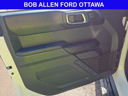 Used 2025 Ford Bronco Outer Banks AWD/4WD image 15