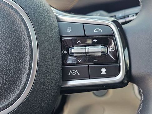Used 2025 Kia Sorento S w/ Panoramic Sunroof Package image 23