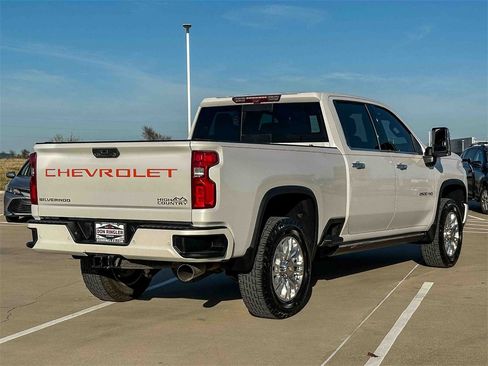 Used 2021 Chevrolet Silverado 2500 High Country w/ Z71 Off-Road Package image 3