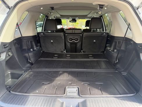 Certified 2025 Honda Pilot Touring image 7