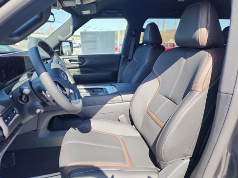 New 2025 Nissan Armada SL w/ Captain's Chari Seat Package image 11