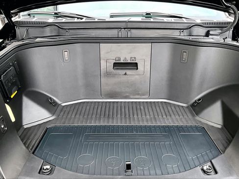 Used 2025 Ford F150 Lightning Lariat image 35