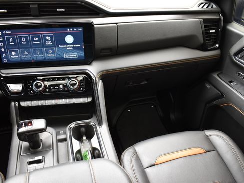 Used 2024 GMC Sierra 1500 AT4 w/ Technology Package image 40