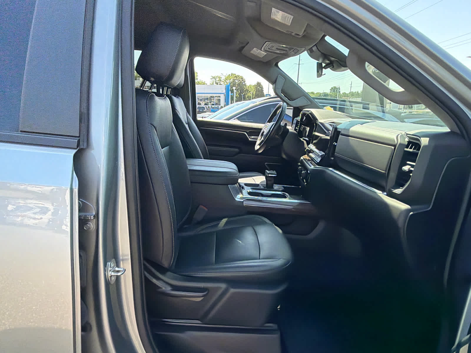 Certified 2023 Chevrolet Silverado 1500 LT w/ Z71 Off-Road Package AWD/4WD image 23