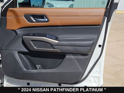 Used 2024 Nissan Pathfinder Platinum image 35