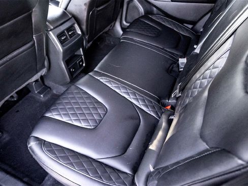 Used 2024 Ford Edge Titanium image 28