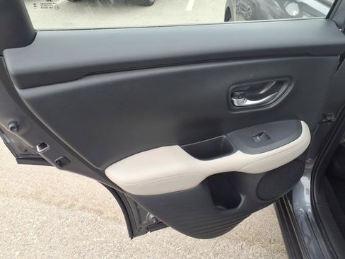 Used 2025 Honda HR-V LX image 13