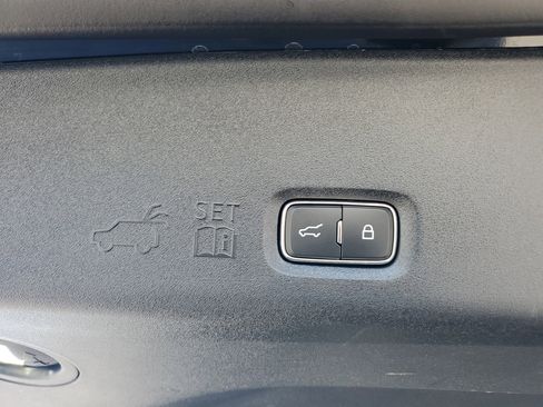 Used 2025 Ford Expedition Active image 12