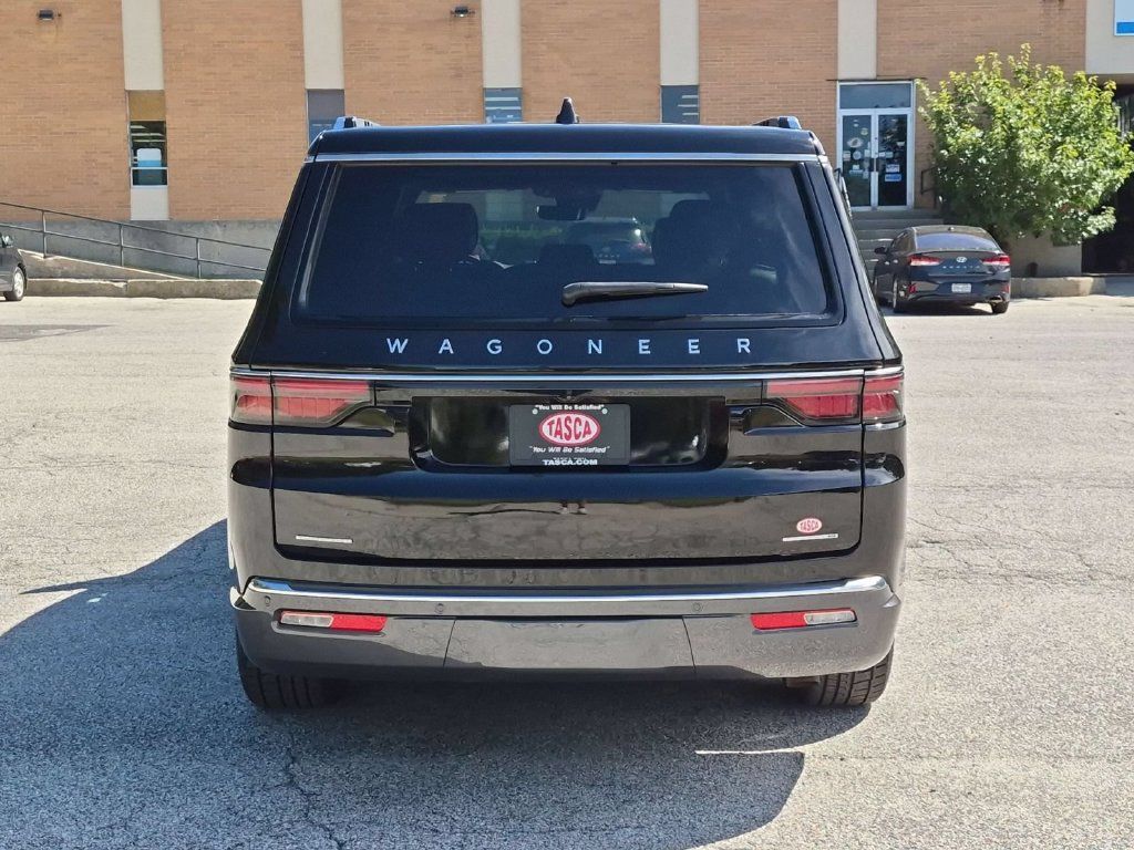 Used 2022 Jeep Wagoneer Series III AWD/4WD image 4