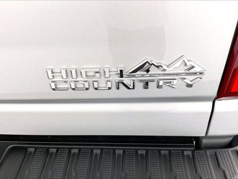 Used 2021 Chevrolet Silverado 2500 High Country w/ Z71 Off-Road Package AWD/4WD image 7