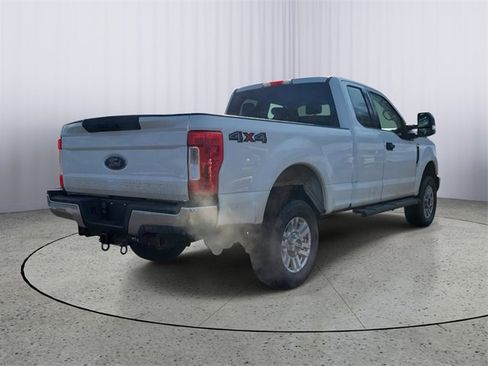 Used 2019 Ford F350 XLT image 2