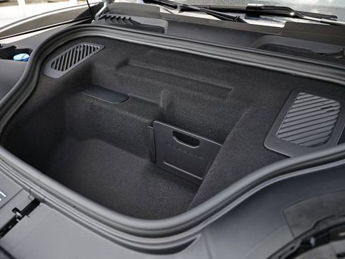 New 2025 Porsche Macan Electric image 33