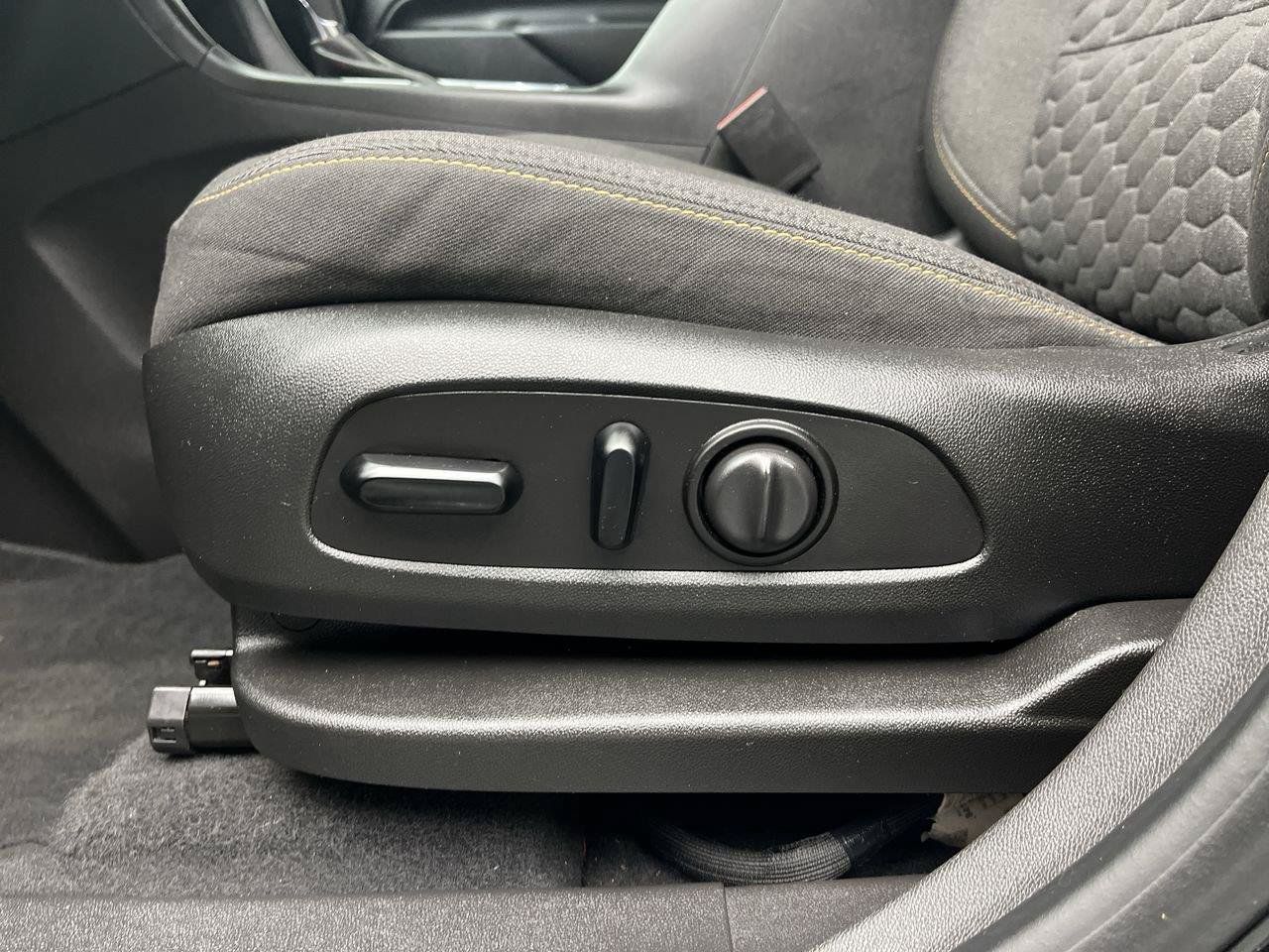 Used 2021 Chevrolet Equinox LT AWD/4WD image 9
